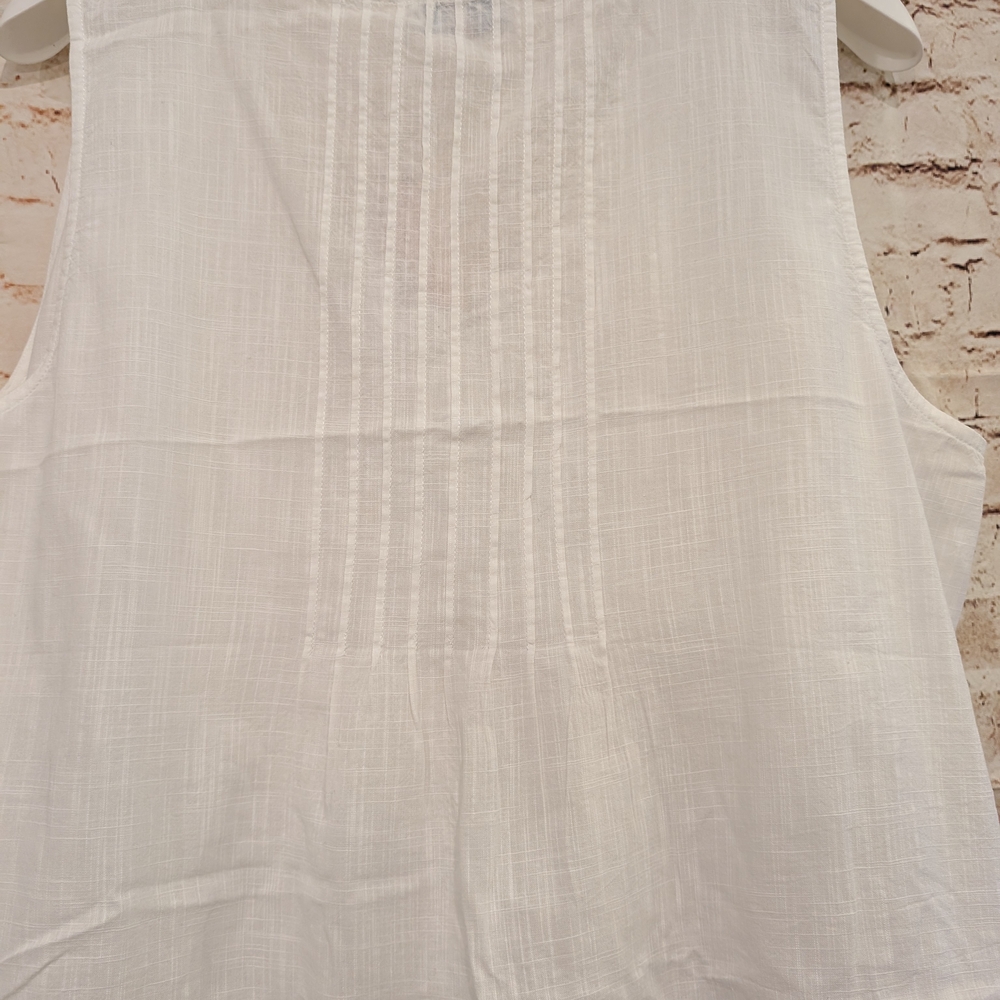 ๐ SALE ๐ NWT Vineyard Vines Women's White Sleeveless Pintuck Top - Picture 9 of 9